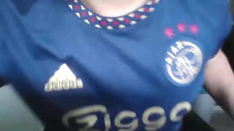 Snapshot of slicknick73 chatting on October 10, 12:48 pm slicknick73 online show from October 10, 12:48 pm