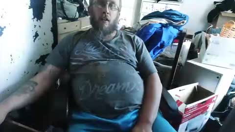 Snapshot of slickwill2391 chatting on May 16, 5:34 pm slickwill2391 online show from May 16, 5:34 pm