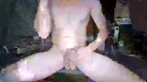 Snapshot of slideitin96 chatting on October 29, 2:25 am slideitin96 online show from October 29, 2:25 am