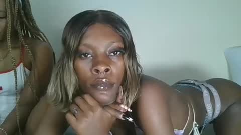 Snapshot of slim_bitch_ chatting on July 5, 2:29 am becky online show from July 5, 2:29 am