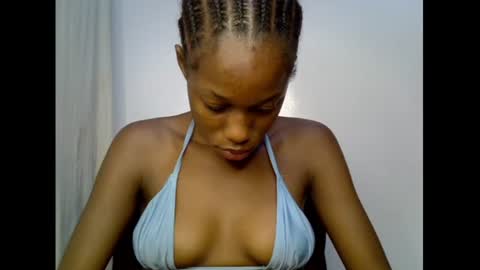 Snapshot of slim_candy12 chatting on June 26, 7:46 am Lily online show from June 26, 7:46 am