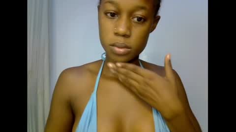 Snapshot of slim_candy12 chatting on July 4, 7:03 am Lily online show from July 4, 7:03 am