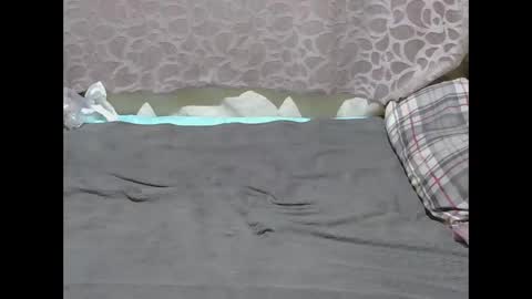 Snapshot of slim_girl01 chatting on February 7, 10:41 am slim_girl01 online show from February 7, 10:41 am