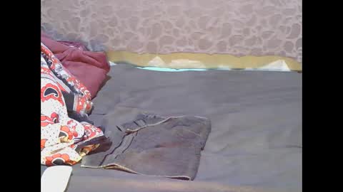 Snapshot of slim_girl01 chatting on February 15, 6:54 am slim_girl01 online show from February 15, 6:54 am