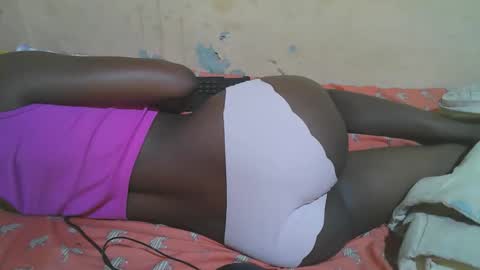 Snapshot of slim_girl3 chatting on February 11, 5:34 am slim_girl3 online show from February 11, 5:34 am