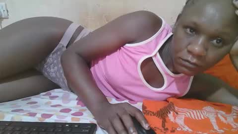 Snapshot of slim_girl3 chatting on April 14, 2:39 am slim_girl3 online show from April 14, 2:39 am
