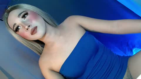 Snapshot of slim_nathalia chatting on July 7, 1:59 pm slim_nathalia online show from July 7, 1:59 pm