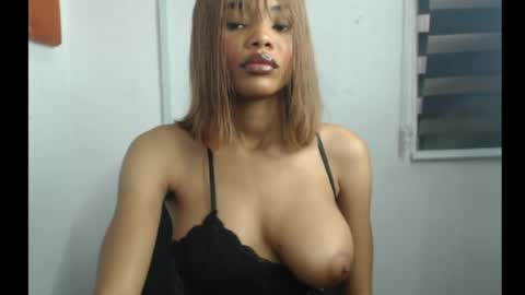 Snapshot of slim_queen2 chatting on June 15, 8:05 am Slim queen2 online show from June 15, 8:05 am