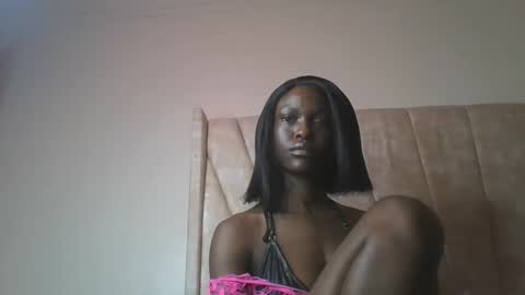 Snapshot of slim_queen254 chatting on January 7, 12:57 am slim_queen254 online show from January 7, 12:57 am