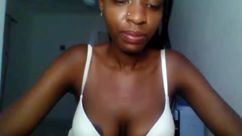 Snapshot of slimandthick1 chatting on April 22, 4:37 am slimandthick1 online show from April 22, 4:37 am