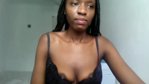 Snapshot of slimandthick1 chatting on April 23, 7:09 am slimandthick1 online show from April 23, 7:09 am