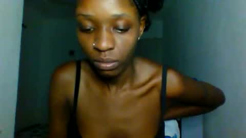 Snapshot of slimandthick1 chatting on May 3, 7:09 pm slimandthick1 online show from May 3, 7:09 pm