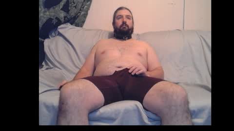 Snapshot of slimdizzy64 chatting on November 22, 9:47 pm slave drew or slut online show from November 22, 9:47 pm