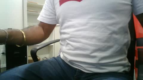 Snapshot of slimjimorange9 chatting on September 20, 7:48 pm slimjimorange9 online show from September 20, 7:48 pm