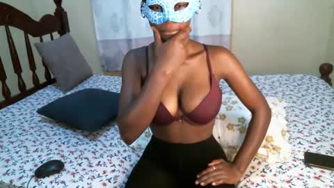Snapshot of slimqueenbae chatting on September 15, 6:24 am slimqueenbae online show from September 15, 6:24 am