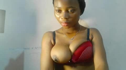 Snapshot of slimslutty_joicee chatting on August 1, 10:03 am Slimslutty joicee online show from August 1, 10:03 am