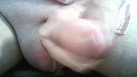 Snapshot of slimsmiler chatting on June 7, 11:58 am slimsmiler online show from June 7, 11:58 am
