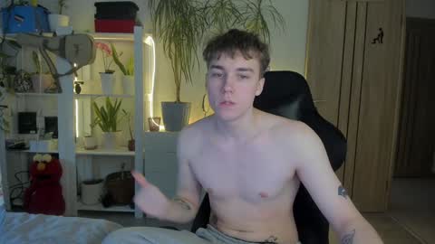Snapshot of slippery_baby chatting on February 8, 1:11 pm Mila online show from February 8, 1:11 pm