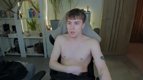 Snapshot of slippery_baby chatting on February 25, 2:54 pm Mila online show from February 25, 2:54 pm