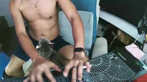 slothfully online show from September 24, 3:15 pm