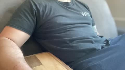 just chillin online show from November 18, 9:03 am