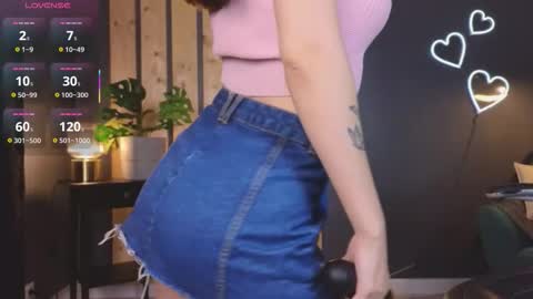 Emilia online show from October 31, 12:50 pm