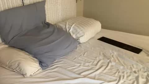 slut online show from March 15, 2:50 am