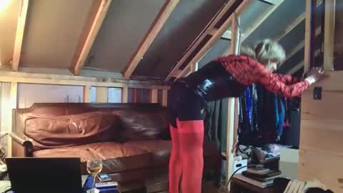 slutjennifertransxx online show from December 1, 3:22 am