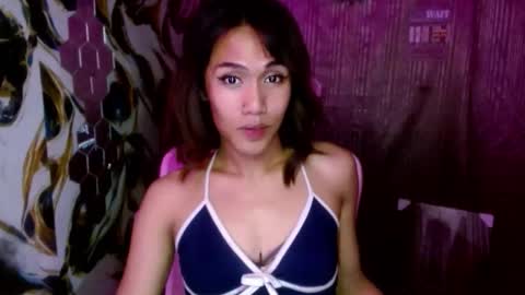 Snapshot of slutqueen_raz chatting on May 3, 5:41 pm Raz online show from May 3, 5:41 pm