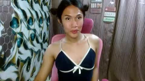 Snapshot of slutqueen_raz chatting on May 10, 5:40 pm Raz online show from May 10, 5:40 pm