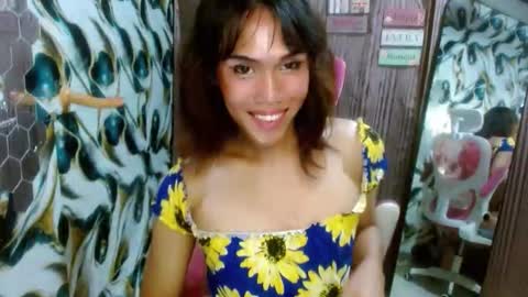 Snapshot of slutqueen_raz chatting on May 12, 8:28 pm Raz online show from May 12, 8:28 pm
