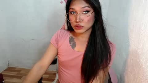  Lovie  online show from January 24, 3:55 pm