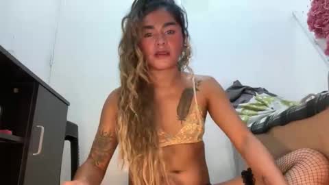 Snapshot of slutty_lavinia chatting on September 27, 6:13 pm Slutty Lavinia online show from September 27, 6:13 pm