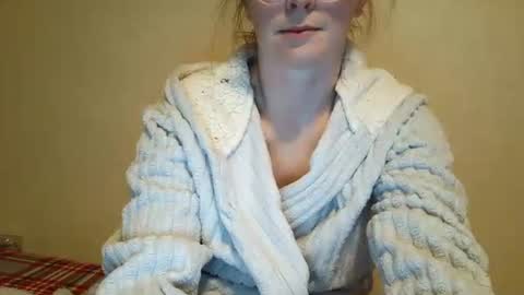Slutty redhead3 online show from December 16, 1:10 am