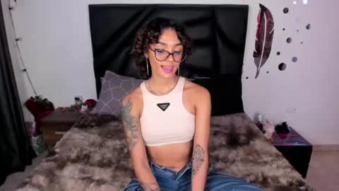 Snapshot of slutty_venus7 chatting on June 12, 4:17 pm slutty_venus7 online show from June 12, 4:17 pm