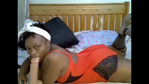 Snapshot of sluttydevil6 chatting on September 11, 8:47 am sluttydevil6 online show from September 11, 8:47 am