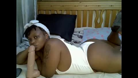 Snapshot of sluttydevil6 chatting on September 15, 1:38 am sluttydevil6 online show from September 15, 1:38 am