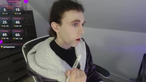 Natsu online show from December 15, 6:45 pm