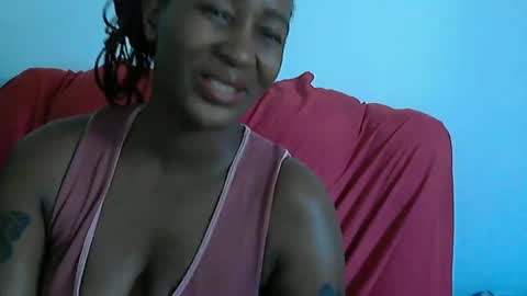sluttylaura18 online show from January 28, 7:11 am