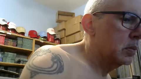 Snapshot of sluttyslave81 chatting on May 9, 7:02 am sluttyslave81 online show from May 9, 7:02 am