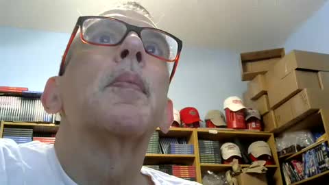 Snapshot of sluttyslave81 chatting on June 14, 2:19 pm sluttyslave81 online show from June 14, 2:19 pm