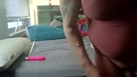Snapshot of sluttyslut123797367 chatting on May 10, 11:26 am Nastyguurl online show from May 10, 11:26 am