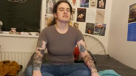 SluttySuzie17 online show from April 30, 10:25 pm