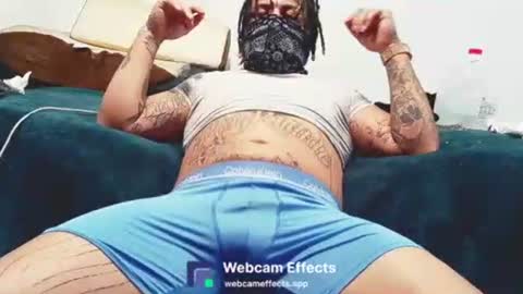 Snapshot of slutyboykraxy chatting on March 1, 12:01 am sluyboy online show from March 1, 12:01 am