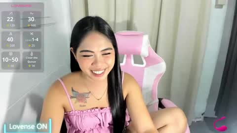 Snapshot of slutyshaine chatting on June 11, 12:19 am slutyshaine online show from June 11, 12:19 am
