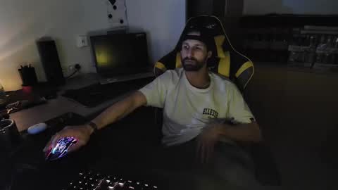 Snapshot of slwdn chatting on January 20, 12:46 am SlowDown online show from January 20, 12:46 am