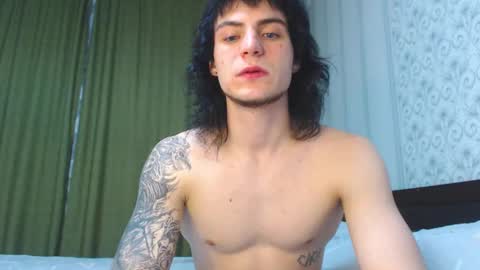 Gus online show from October 18, 3:46 pm