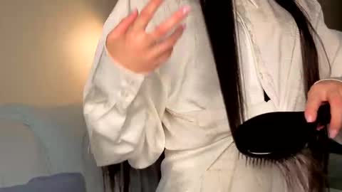 Lily online show from September 13, 1:22 pm