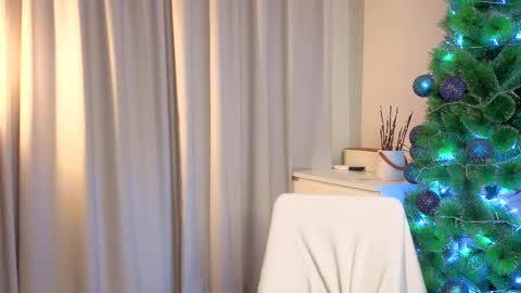 Lily online show from January 5, 5:27 pm