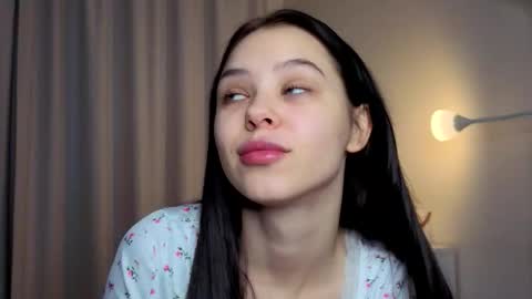 Lily online show from February 4, 1:28 pm